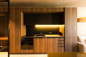 Svarna Vouliagmeni Suite, Athen